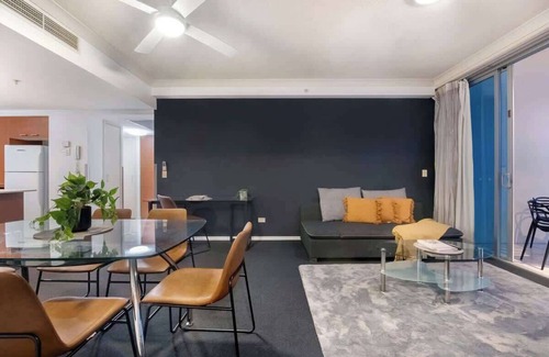 Gold Coast Apartment | Chevron Renaissance - 2 Bedroom 1 Bathroom - Ocean View
