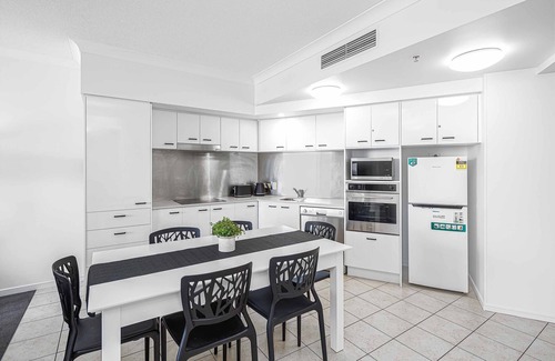 Surfers Paradise Apartment | Chevron Renaissance Ocean View