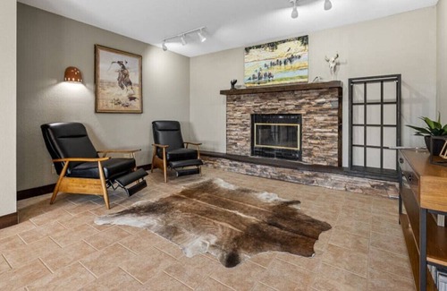 Owanka House | Cheyenne River Ranch 4BR Earth Sheltered Home with Hot Tub!