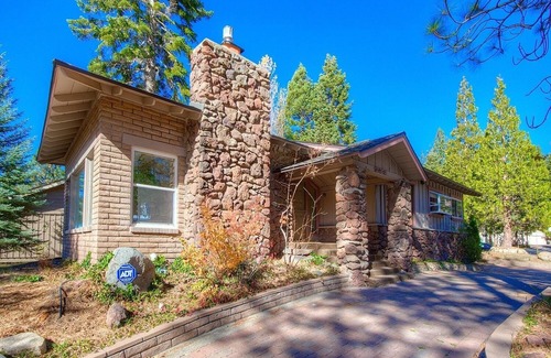 Round Hill Village House | Cheyenne Chalet 4 Bedroom Home by RedAwning