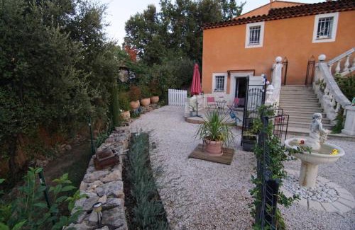Brignoles House | Chez Amali - Élégant appartement de vacances en Provence avec terrasse
