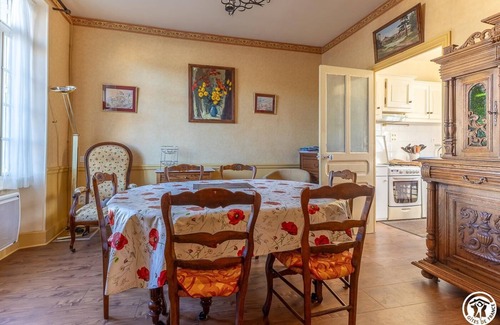Murol House | Chez Berthe - MUROL - Gîte