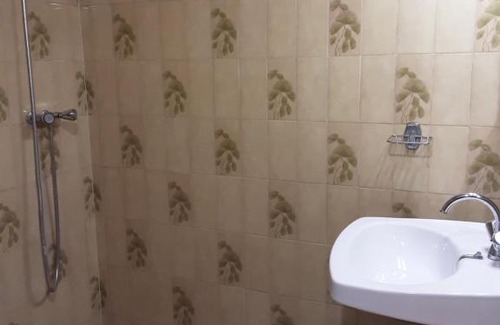 Fraissinet-de-Fourques Apartment | Chez Cathy