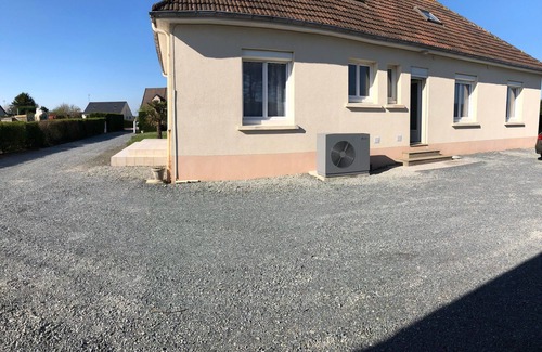 Creances House | Chez Isabelle. Maison Pour 6 Pers sur Terrain Clos de 1000m² à 4 km de la Plage