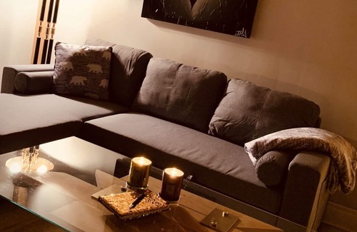 Morin Heights Ski Chalet | Chez Le Voisin