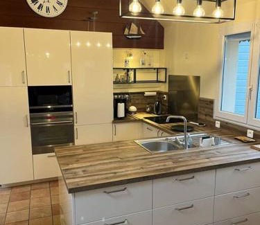 Loguivy House | Chez Mado et Marcel