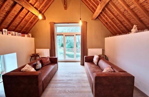 Bohon Villa | Chez Quiet, Chez Qalm, Chez Que4