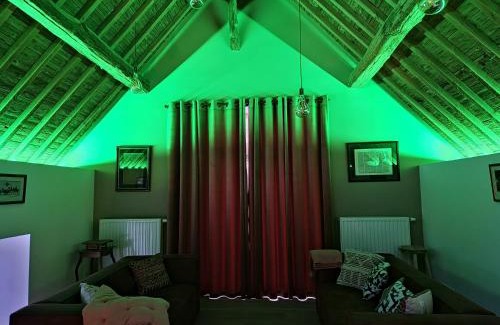 Bohon Villa | Chez Quiet, Chez Qalm, Chez Que4