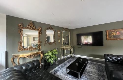 Verdun Apartment | Chez Rockette