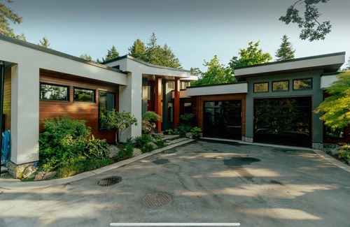 Victoria House | Chi Retreat - Sit back and relax, nestled in nature.