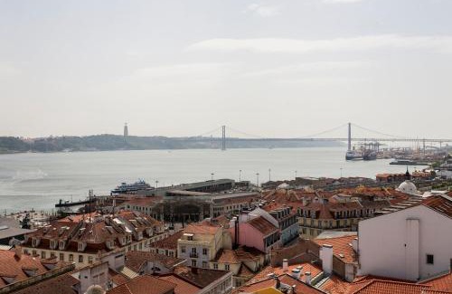 Chiado Apartment | Chiado River View Deluxe Apartment