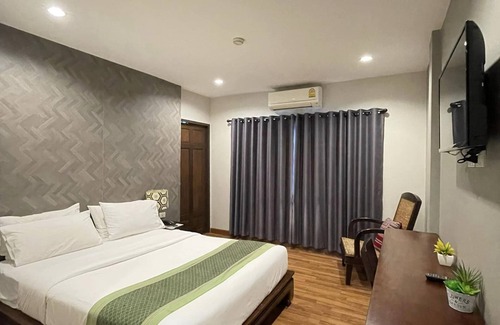 Thapae Hotel | Chiang Mai Thai House