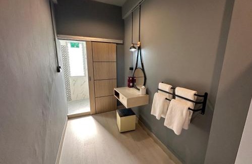 Yan Nawa House | Chiangmai vibe, City House, 7 mins to BTS, City center, Private room in Sathon, Private bathroom, Bangkok, Thailand