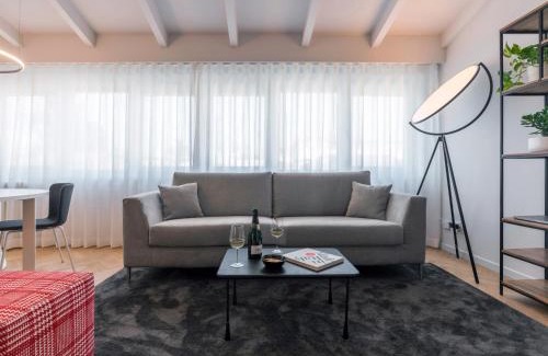 Sant'Eustacchio Apartment | Chiaroscuro By Case al Lago