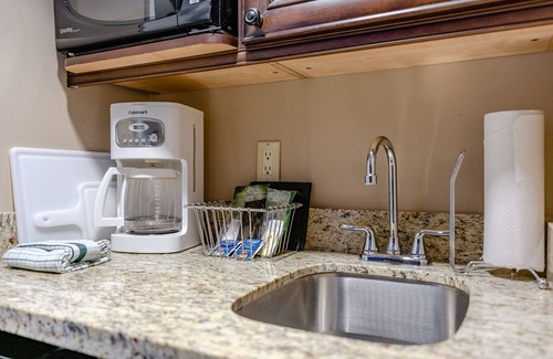 Oro-Medonte Apartment | Chic 1-BDR Condo in Horseshoe Valley