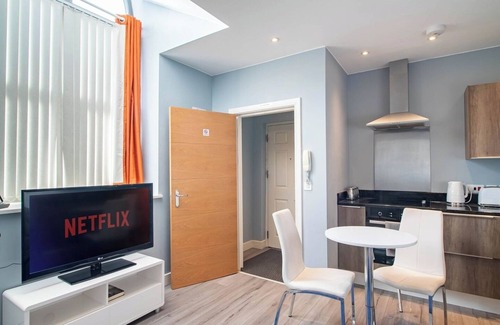 Sheffield Apartment | Chic 1-Bed in Creative Kelham Island District