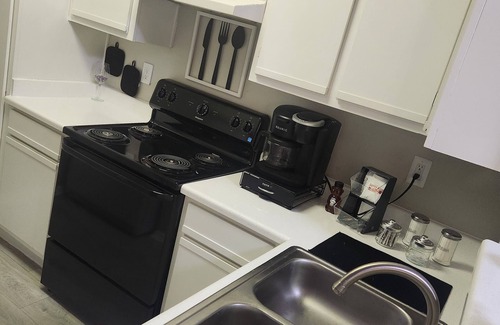 Central East Austin Apartment | Chic 1-bedroom apartment with fitness room, AC in fabulous Austin