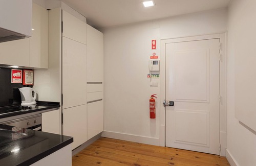 Sao Paulo Apartment | Chic 1-Bedroom in Cais do Sodré | Modern and Central