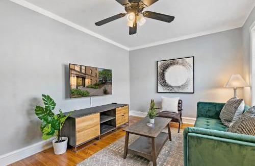 Lakeview Apartment | Chic 1BR Apt Close to Everything - Marshfield E3