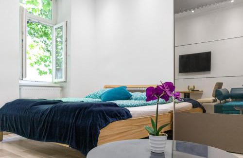 Stuwerviertel Apartment | Chic 1BR Apt Near Biggest Amusementpark of Vienna