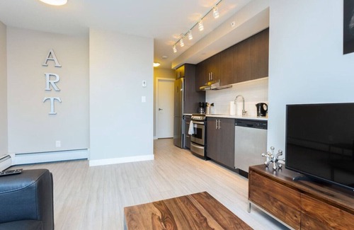 Downtown Edmonton Apartment | Chic 1BR Apt with Rooftop Patio near Jasper Avenue