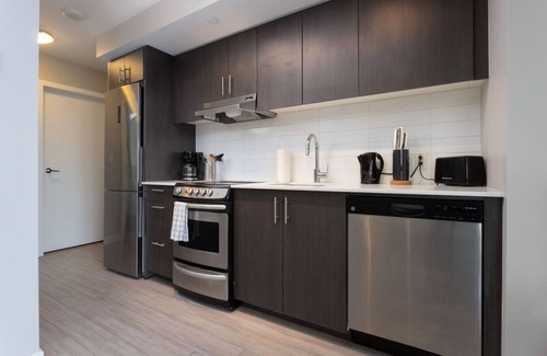 Downtown Edmonton Apartment | Chic 1BR Apt with Rooftop Patio near Jasper Avenue