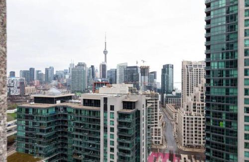 Fort York House | Chic 1BR Condo Lake and City Views plus Free Parking