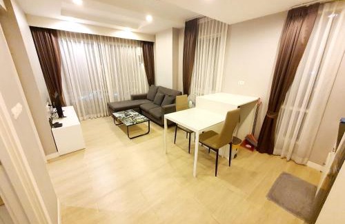 Saen Suk Apartment | Chic 1BR near WON Beach Bangsaen