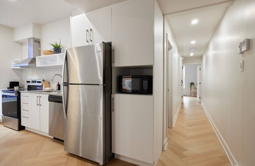 Plateau Mont Royal Apartment | Chic 2 Bedroom apartment in Le Plateau by Denstays
