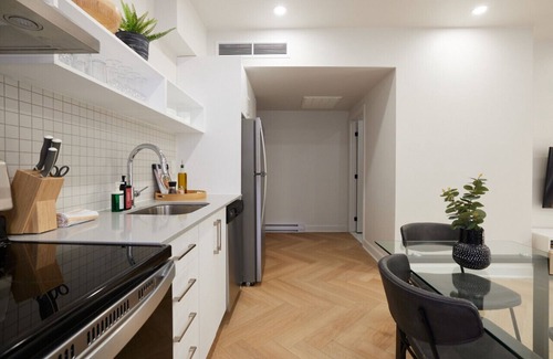 Plateau Mont Royal Apartment | Chic 2 Bedroom apartment in Le Plateau by Denstays