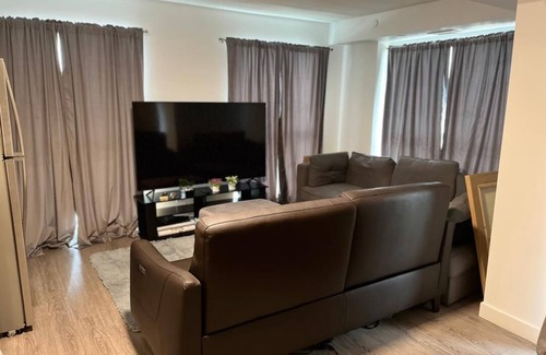 Humber Summit Apartment | Chic 2-bedroom apartment with WiFi, AC in welcoming Toronto