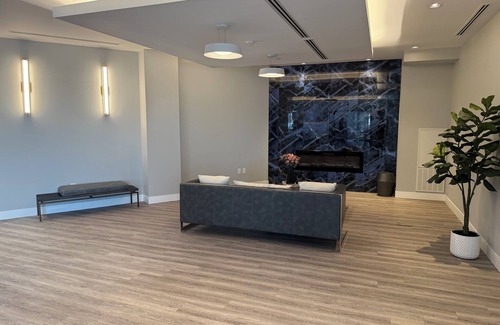 Humber Summit Apartment | Chic 2-bedroom apartment with WiFi, AC in welcoming Toronto
