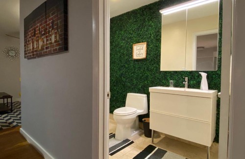 Old Town Apartment | Chic 2 Bedroom Condo 300 Steps from Duval St