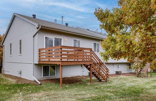 McArdle House | Chic 2-Bedroom Townhome on Browne
