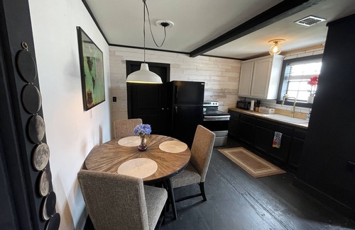Edinburg Apartment | Chic 2 br/1 ba cozy apt 5 min from UTRGV