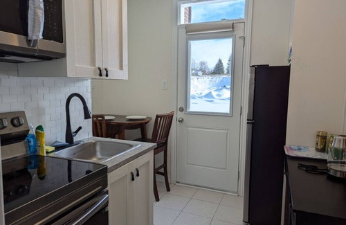 Cavan-Monaghan House | Chic 2BR House, Newly Renovated, Central Spot