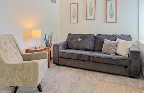 Des Moines House | Chic 2br - 2 Min From Icubs