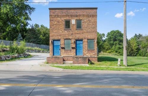 Des Moines House | Chic 2br - 2 Min From Icubs