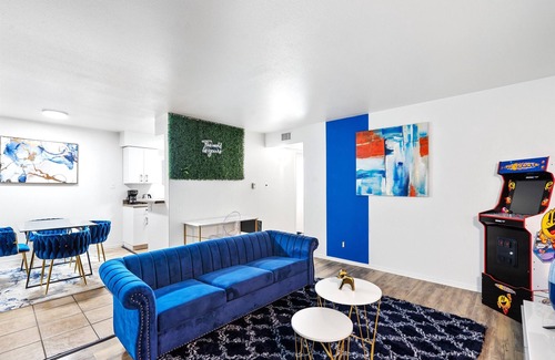 West Campus Apartment | Chic 2BR Central ATX near UT