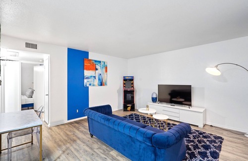 West Campus Apartment | Chic 2BR Central ATX near UT