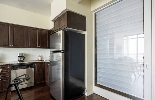 Fort York Condo | Chic 2BR+D Condo w/Lake & CN Tower Views + Parking