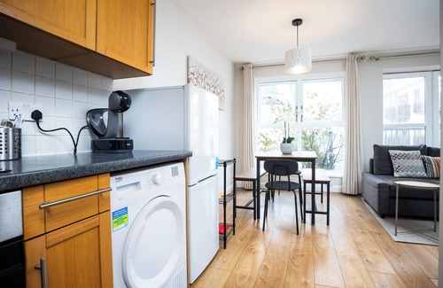 City Centre Dublin Apartment | Chic 2BR in Temple Bar-5 min walk to Dublin Castle