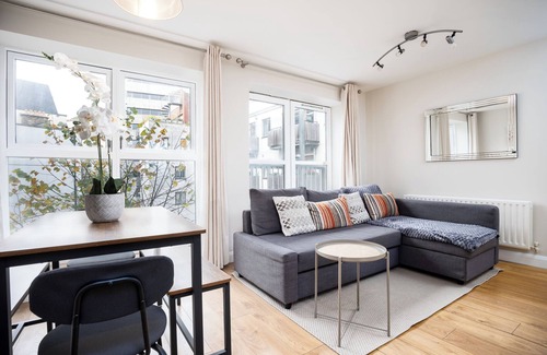 City Centre Dublin Apartment | Chic 2BR in Temple Bar-5 min walk to Dublin Castle