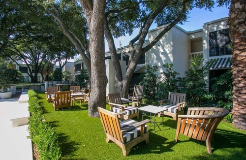 Brentwood Apartment | Chic 2BR Near Triangle With King Beds Fast Wifi