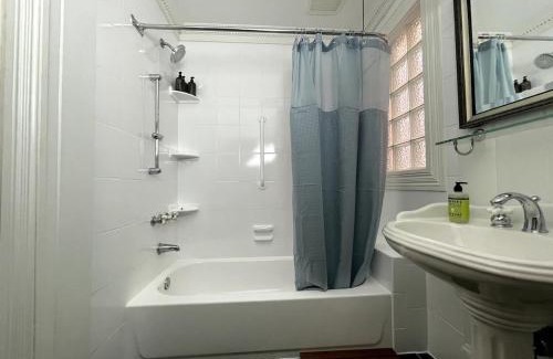 Capitol Hill House | Chic 2BR Steps from Historic Sites