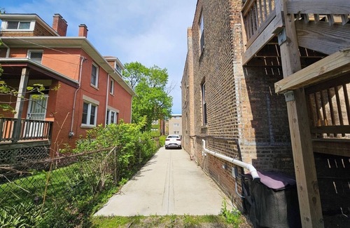 South Shore Apartment | Chic 3-bedroom corporate apartment with WiFi, AC in lovely Chicago.