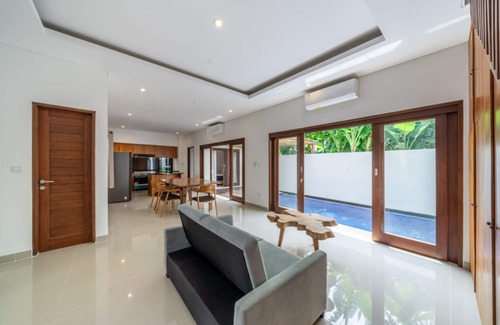 Denpasar Villa | Chic 3-bedroom villa with WiFi, AC in charming Bali