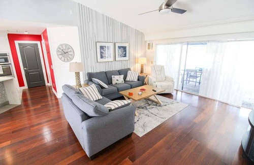 Lehigh Acres House | Chic 3 BR Private Pool Home in Lehigh Acres - The Grand Villa