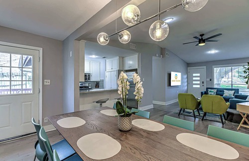 Parker Lane House | Chic 4 BDR for 9 Near DT & Mins to Lady Bird Lake!