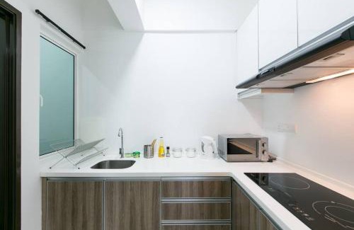 Taman Jubilee Apartment | Chic - 4 bedroom - Projector - Ipoh Town - Sleep8